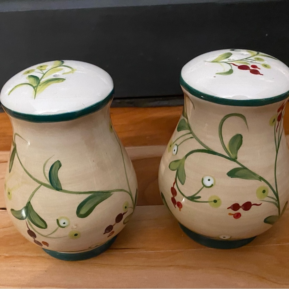 Paula Deen Salt and Pepper Shakers